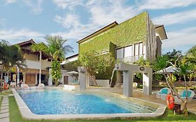 18 Suite Villa Loft At Kuta
