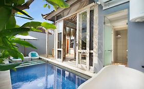 18 Suite Villa Kuta